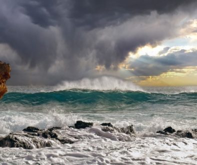stormy seas picture representing the difference between indexed life insurance and whole life insurance during inflationary periods